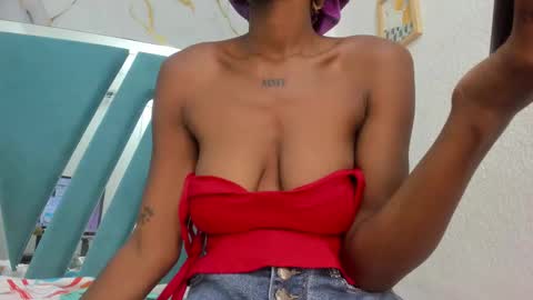 Snapshot of alana_roos chatting on September 2025 06:09:02 PM Alana online show from September 2025 06:09:02 PM