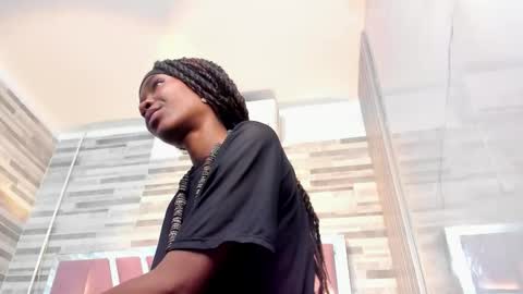 Alana online show from November 2025 06:43:02 PM