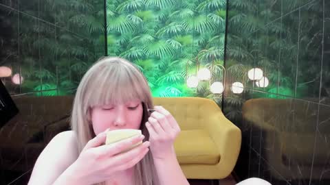 Snapshot of alana_soft chatting on January 2025 06:49:02 AM Alana online show from January 2025 06:49:02 AM