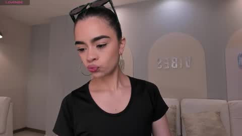 Alana online show from November 2025 12:40:02 PM