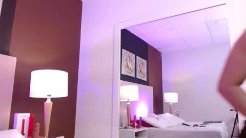 Snapshot of alanagh_ chatting on October 2025 03:18:01 AM alana online show from October 2025 03:18:01 AM