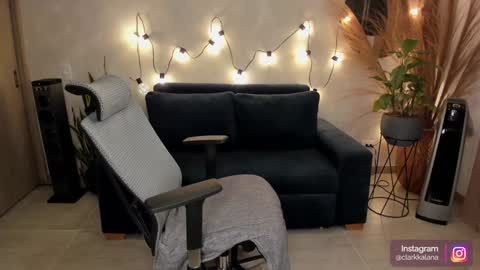 Snapshot of alanna_clark chatting on December 2024 12:28:01 AM Alanna online show from December 2024 12:28:01 AM