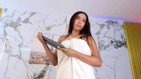 alanna_jones23_aws online show from September 2025 11:10:01 AM