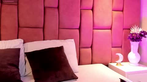 Alanna Jonnes online show from September 2025 08:22:01 PM