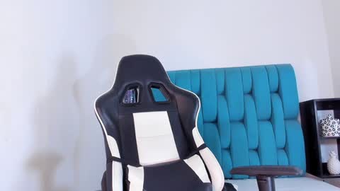 Snapshot of alannaughty_ chatting on January 2025 11:32:02 PM alannaughty_ online show from January 2025 11:32:02 PM