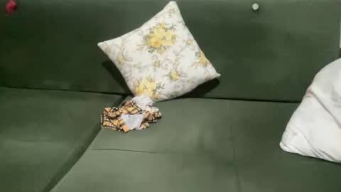 alarasissy online show from September 2025 11:04:01 PM