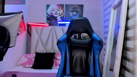 Snapshot of ale_noah_xxx chatting on December 2024 12:51:02 AM ale_noah_xxx online show from December 2024 12:51:02 AM