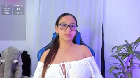 aleaa  online show from October 2025 03:42:02 AM