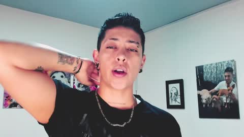 Snapshot of aleja1214 chatting on February 2025 07:27:01 PM Alejandra online show from February 2025 07:27:01 PM