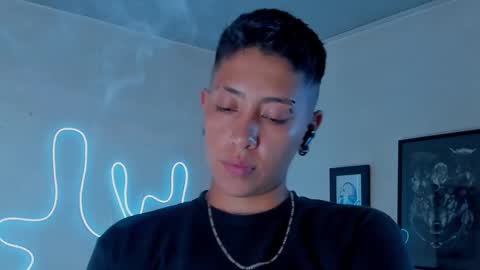 Snapshot of aleja1214 chatting on November 2025 09:25:01 PM Alejandra online show from November 2025 09:25:01 PM