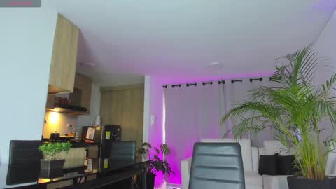 A L E J A N D R A online show from November 2025 10:59:02 AM