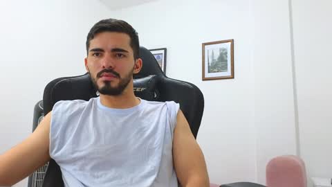 alejandroo_7 online show from December 2024 01:36:02 AM