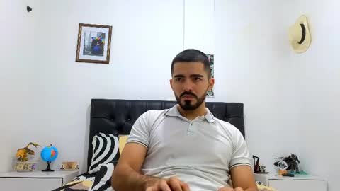 alejandroo_7 online show from August 2026 06:18:01 PM