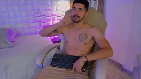 Alejo  online show from October 2025 08:40:01 PM