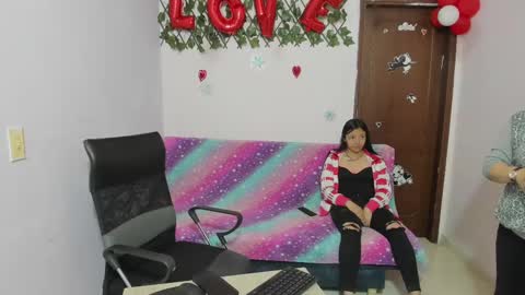 zoe and Kataleya online show from March 2025 12:26:02 PM