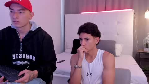 Snapshot of alejo_exotic chatting on May 2026 01:05:02 PM alejo_exotic online show from May 2026 01:05:02 PM
