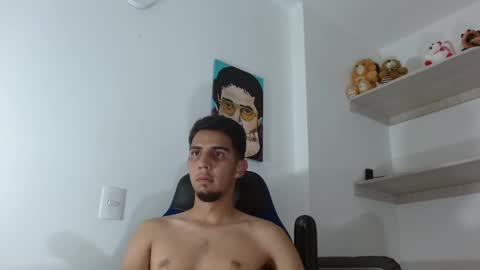 Snapshot of alejo_hot23 chatting on January 2025 03:42:01 AM David online show from January 2025 03:42:01 AM