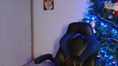 Snapshot of alejo_hot23 chatting on November 2025 12:11:02 AM David online show from November 2025 12:11:02 AM