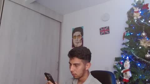 Snapshot of alejo_hot23 chatting on November 2025 05:45:02 PM David online show from November 2025 05:45:02 PM