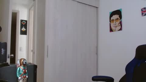 Snapshot of alejo_hot23 chatting on November 2025 04:21:02 PM David online show from November 2025 04:21:02 PM