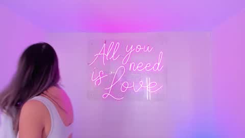 Aleksandra  online show from December 2025 12:32:01 PM