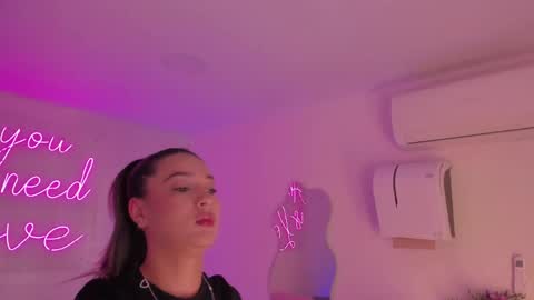 Snapshot of aleksandra_miller chatting on May 2026 12:43:01 PM Aleksandra online show from May 2026 12:43:01 PM