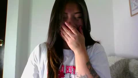 QUEEN OFF MILk  IM BACK  15 NOV online show from January 2026 11:41:02 PM