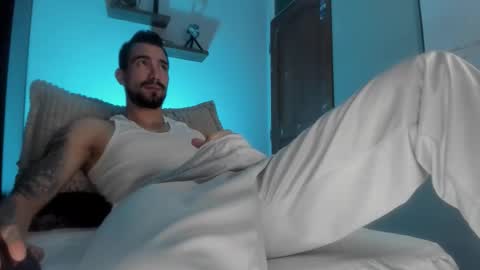 Kciqu3  Independent model online show from October 2025 08:35:01 AM