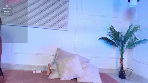 Alejandra  online show from November 2025 12:49:02 PM