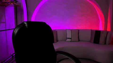 Alessia  online show from October 2025 06:51:01 PM