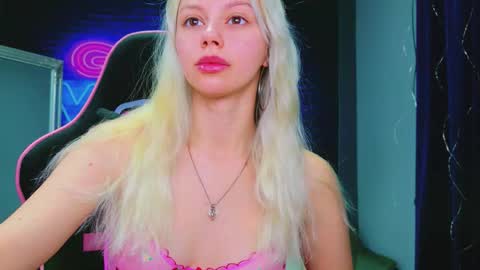 alessiacroft online show from February 2026 03:58:02 AM