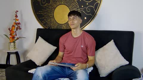 Alessio online show from November 2025 01:07:02 PM