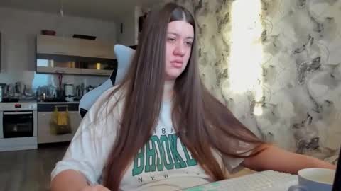 Aletta Oushen online show from November 2025 09:42:01 AM