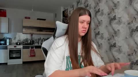 Aletta Oushen online show from November 2025 05:50:02 AM