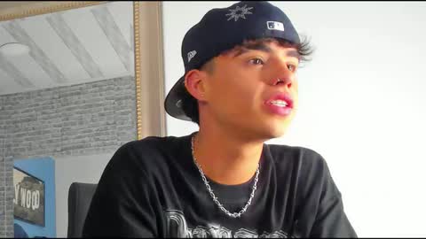 Snapshot of alex__fire_ chatting on October 2025 01:23:01 PM alex online show from October 2025 01:23:01 PM