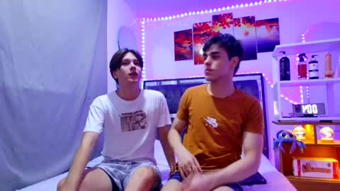 Snapshot of alex_and_fabian chatting on April 2026 02:20:01 AM sneider online show from April 2026 02:20:01 AM