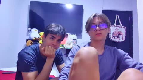 Snapshot of alex_and_fabian chatting on May 2026 04:32:02 AM sneider online show from May 2026 04:32:02 AM
