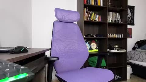 alex_connorr online show from November 2025 04:00:01 AM