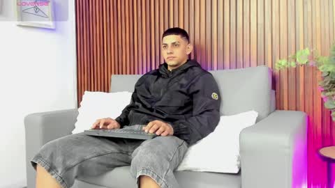 Snapshot of alex_cute77 chatting on May 2026 12:11:02 PM alex online show from May 2026 12:11:02 PM