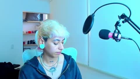 Snapshot of alex_poett chatting on November 2025 10:20:02 PM Residente0xxx online show from November 2025 10:20:02 PM