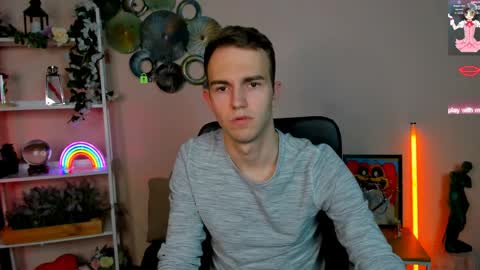 Snapshot of alex_reeding chatting on April 2026 05:30:01 PM Alex online show from April 2026 05:30:01 PM
