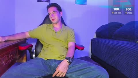 Snapshot of alex_smith0 chatting on December 2024 04:38:01 AM online show from December 2024 04:38:01 AM