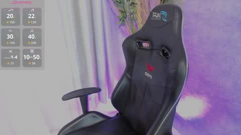 alexa_foxx27 online show from May 2026 07:33:02 PM