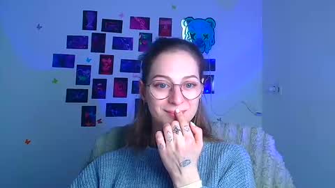 Snapshot of alexa_kittie chatting on March 2026 06:19:01 AM Alexa online show from March 2026 06:19:01 AM