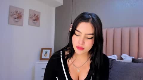 Alexa Thaylor online show from December 2024 06:02:02 PM