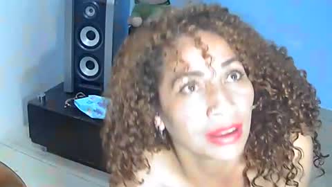 Snapshot of alexaandtom chatting on March 2025 04:13:01 AM Alexa y tom online show from March 2025 04:13:01 AM