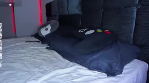 Onlyfansalexmartinezwb  Instagram alexwbmartinez  Twitter martinezcb937 online show from January 2026 02:03:01 AM