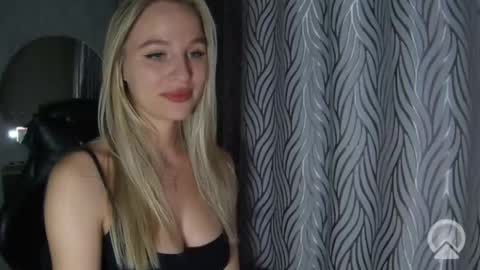 Snapshot of alexandmonika chatting on September 2025 04:19:02 PM AlexAndMonika online show from September 2025 04:19:02 PM