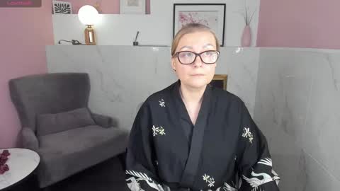 Alexandra online show from February 2025 09:33:01 PM