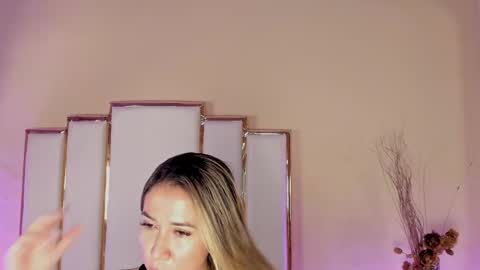 Snapshot of alexandraa_gomez chatting on September 2025 08:10:02 PM alexandraa_gomez online show from September 2025 08:10:02 PM